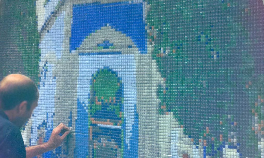 Mosaic tile design - Pixel - Wall - Installation.